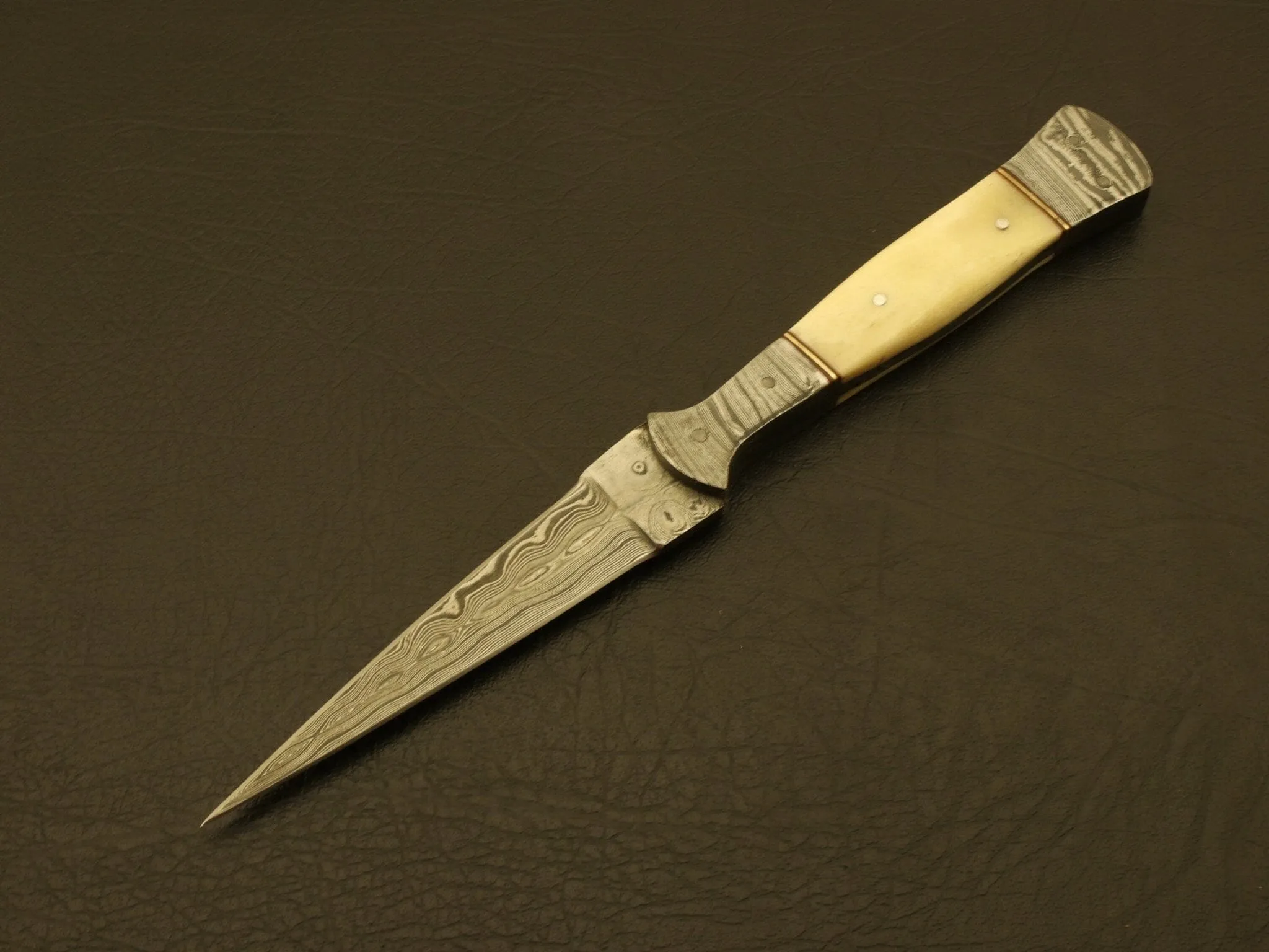 Custom Hand Forged Camel Bone Handle Knives Damascus Hunting /Skinning Knife With  leather Sheath
