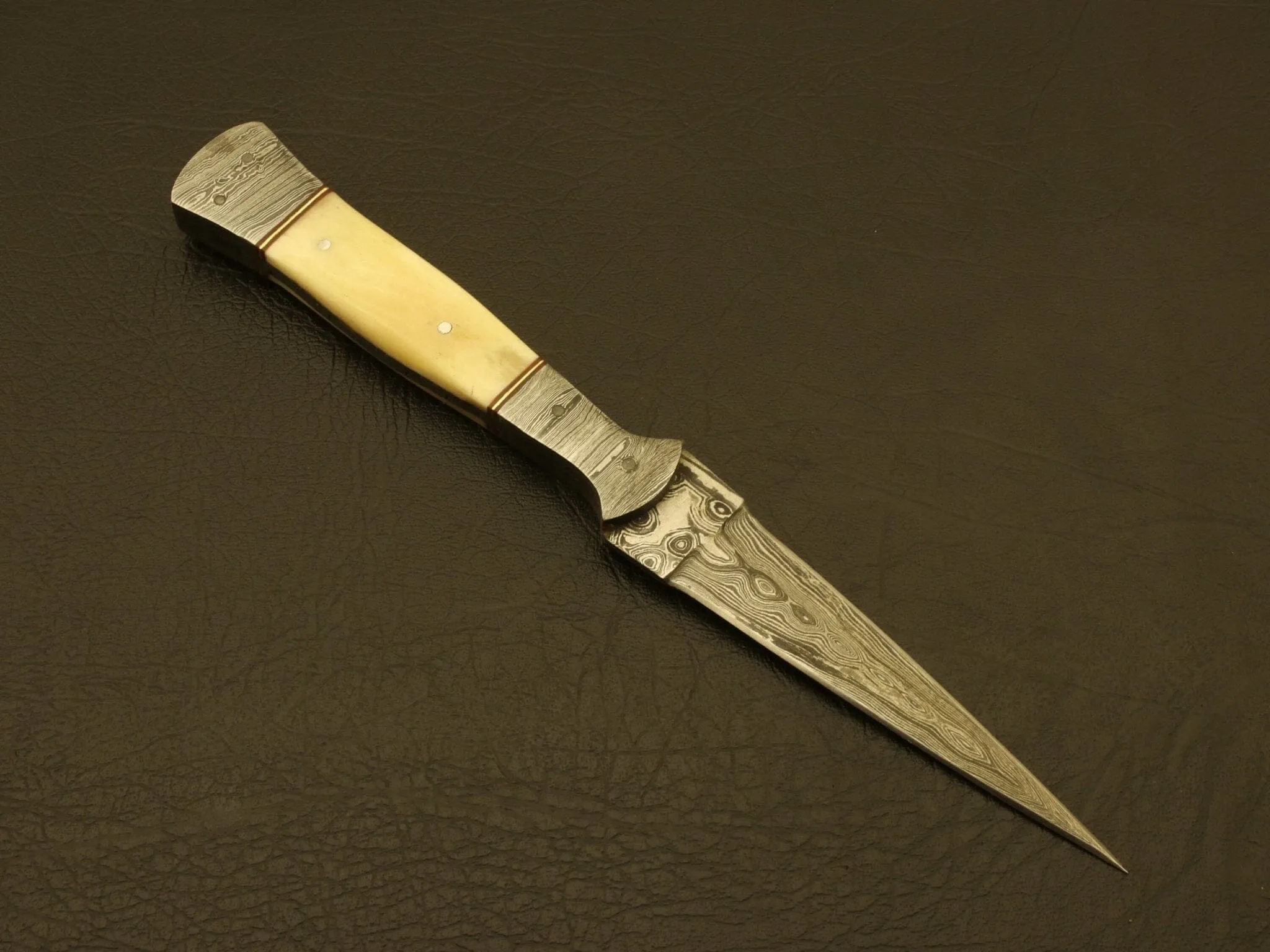 Custom Hand Forged Camel Bone Handle Knives Damascus Hunting /Skinning Knife With  leather Sheath