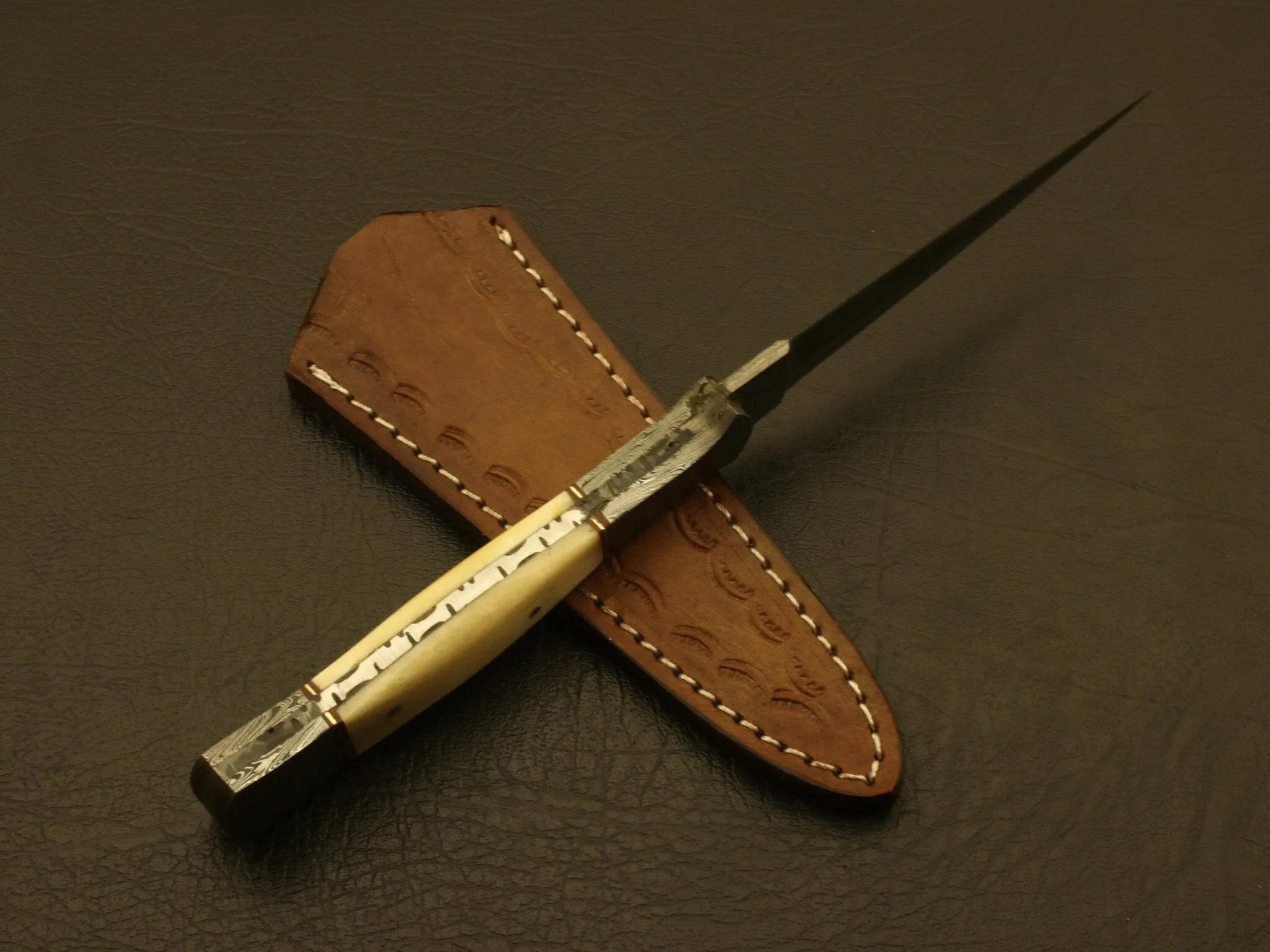 Custom Hand Forged Camel Bone Handle Knives Damascus Hunting /Skinning Knife With  leather Sheath
