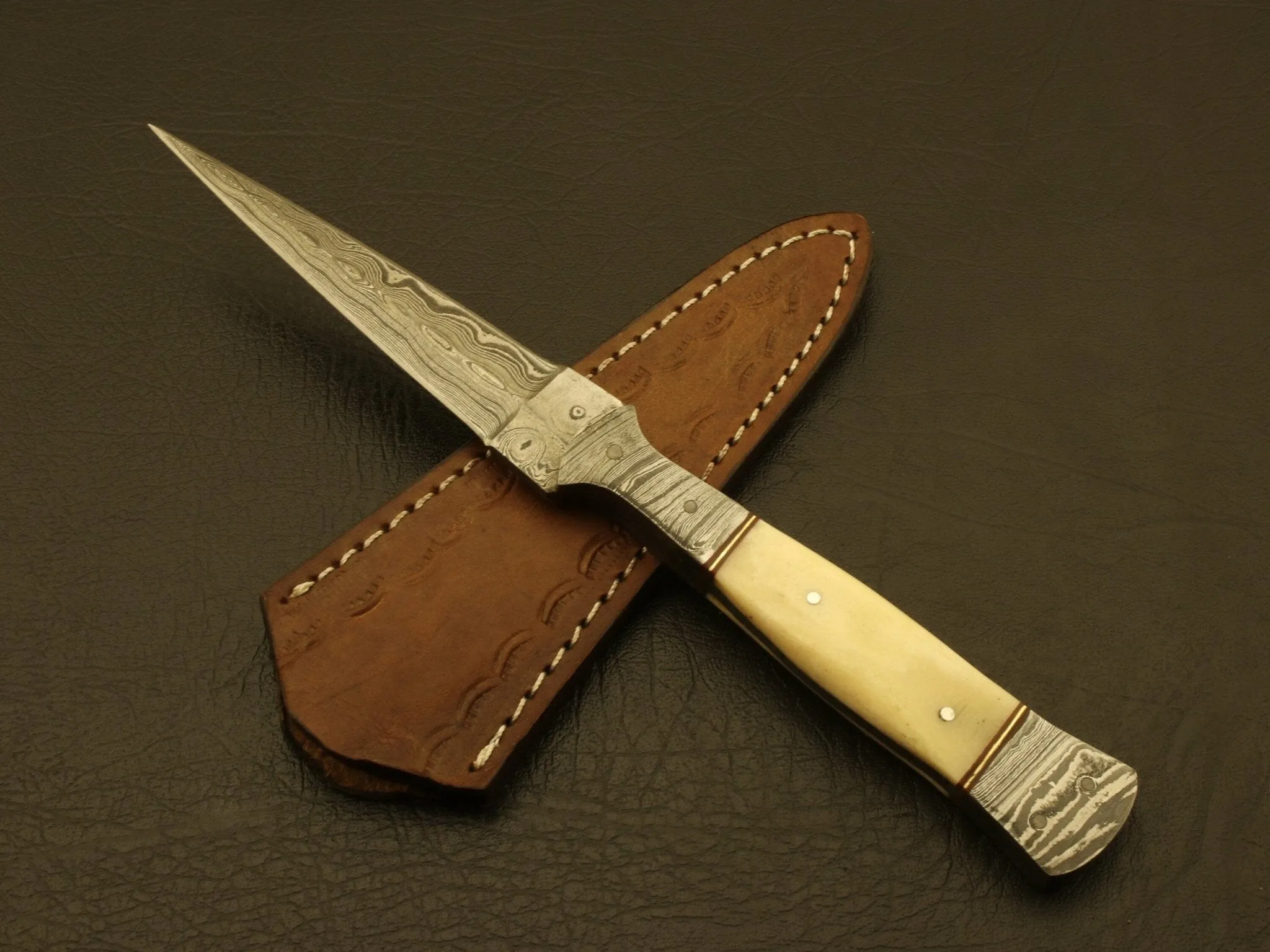 Custom Hand Forged Camel Bone Handle Knives Damascus Hunting /Skinning Knife With  leather Sheath
